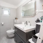 Jelena Vila Zastražišće
