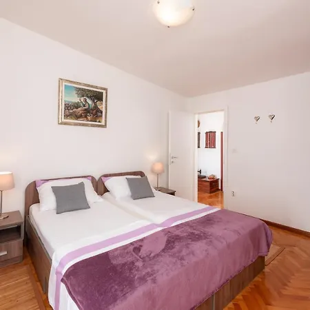 Villa Jelena *